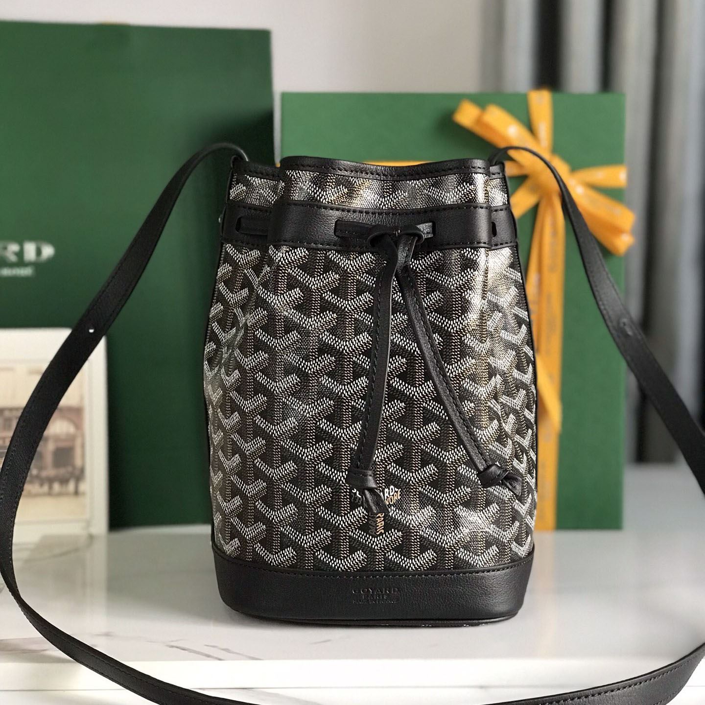 Go*ard bucket bags